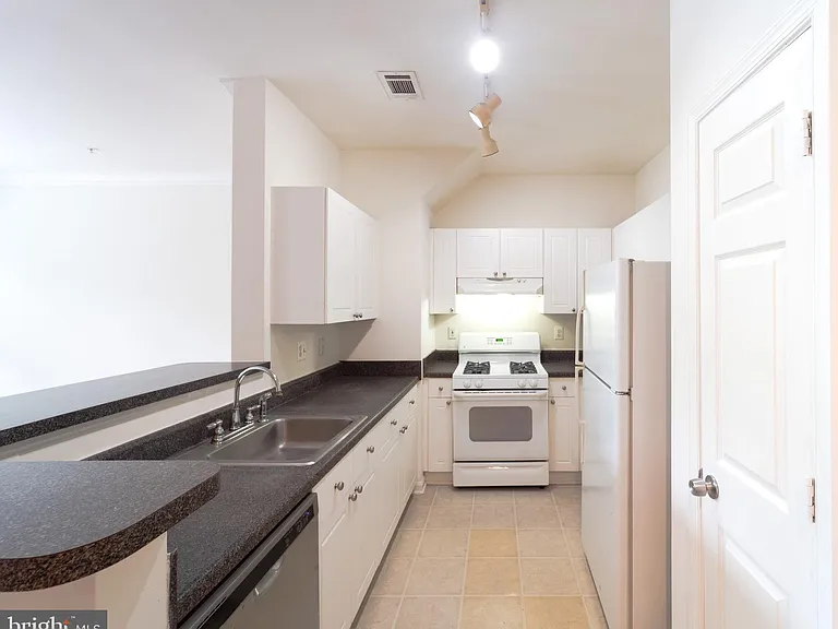 11391 Aristotle Dr #11-214 — Photo 15