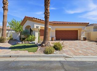 370 Gold Canyon Dr, Palm Desert, CA 92211
