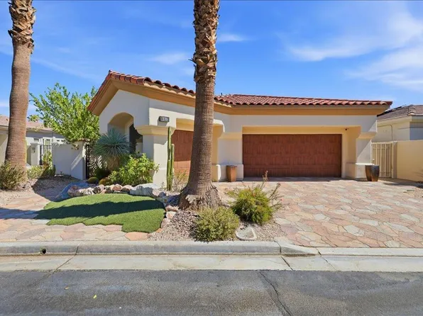 370 Gold Canyon Dr, Palm Desert, CA 92211