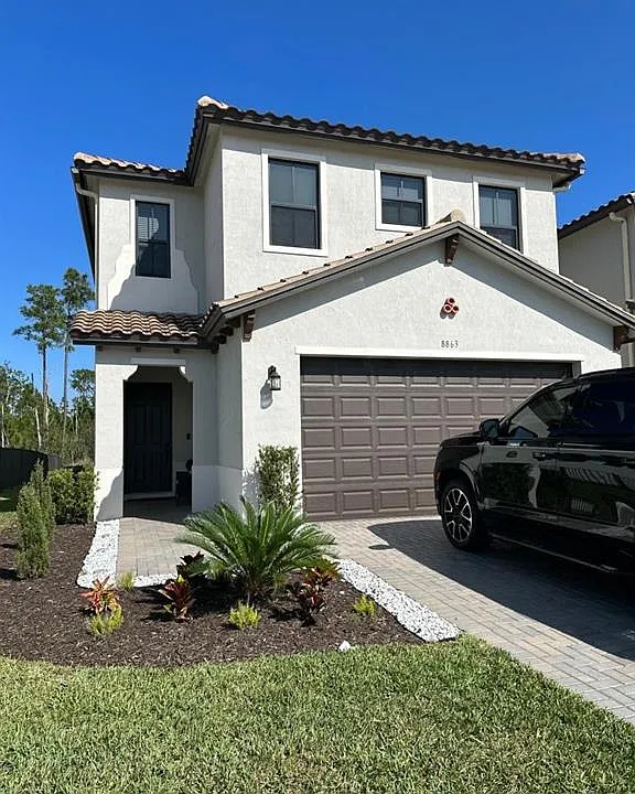 8863 Madrid Cir