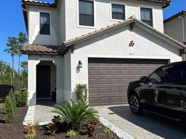 8863 Madrid Cir, Naples, FL 34104