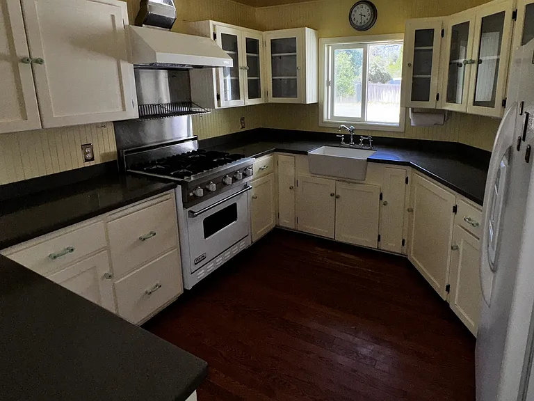 824 Schilling Way — Photo 3
