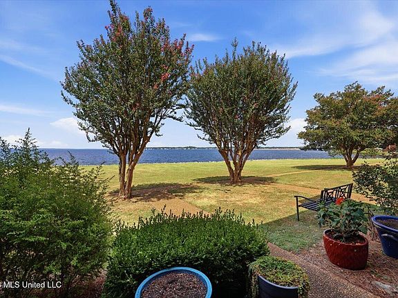 5th image of 5 Lake Barnett Dr