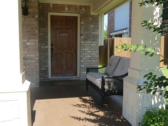 2nd image of 2545 Cain River Dr