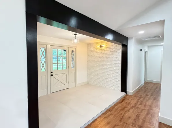 7007 Pine Grove Dr, Houston, TX 77092