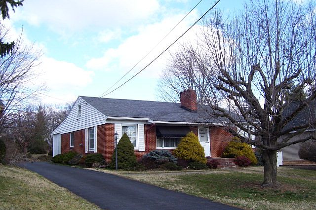 1st image of 765 Chestnut Dr
