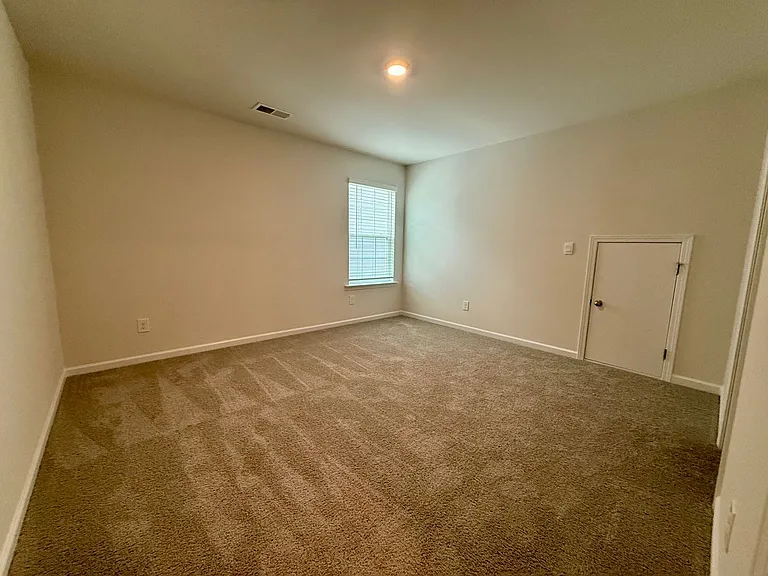 1608 Secrest Commons Dr — Photo 19