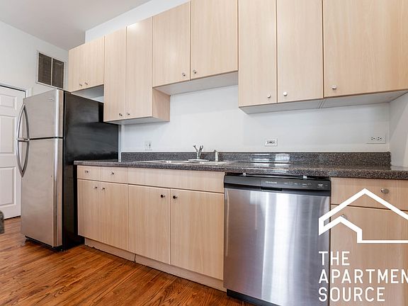 3rd image of 2833 W Medill Ave #39m0jkwvn