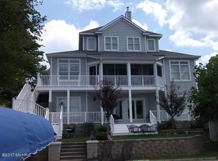 11046 Long Point Dr, Plainwell, MI 49080