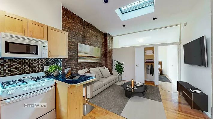 1st image of 320 E 93rd St #3E