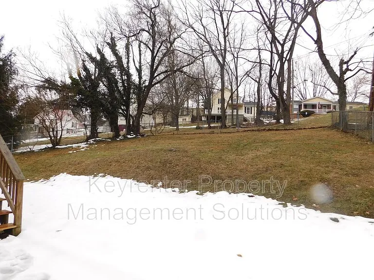 811 E Beverly St #B — Photo 26