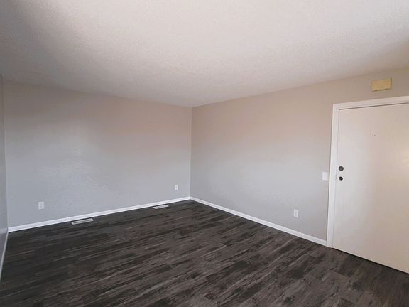 5th image of 724 N Mill St #6