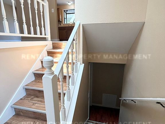 4th image of 2516 S 284th St