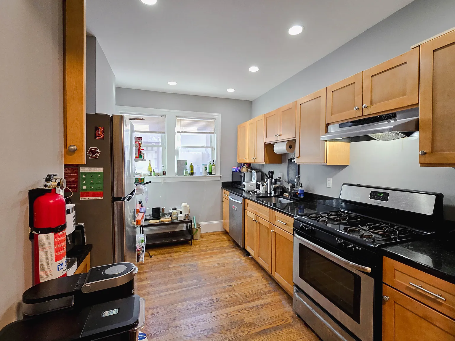 4 bed, 1400 sqft, $7,200 — Photo 3