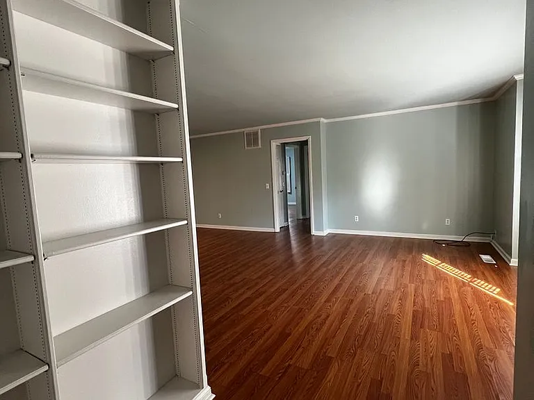 4911 Free Ferry Rd — Photo 2