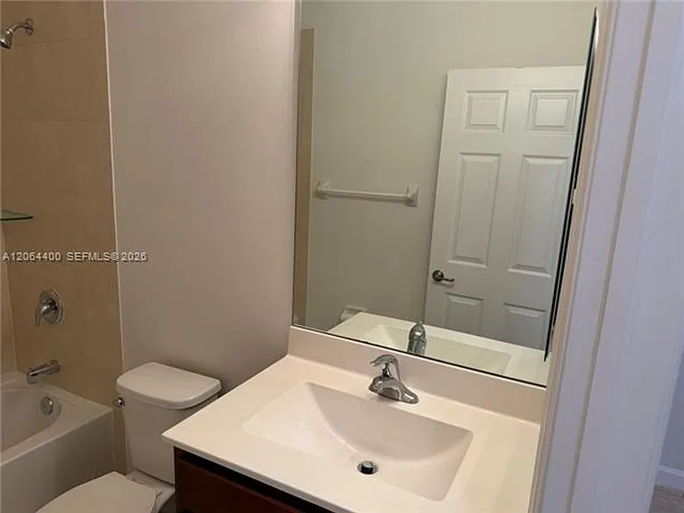 737 SE 37th Pl #737 — Photo 34