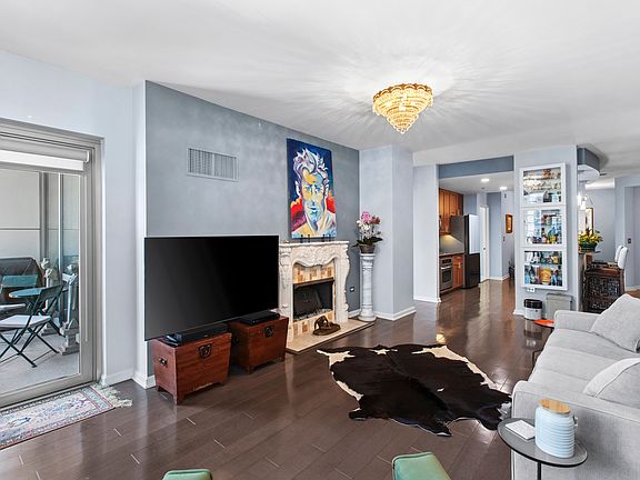 3rd image of 160 E Illinois St APT 1208