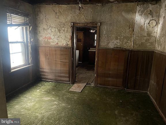 5th image of 708 Jeffrey St