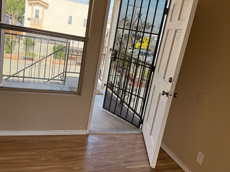 11217 Wright Rd #B — Photo 25