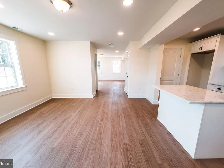 449 Falmouth St — Photo 8