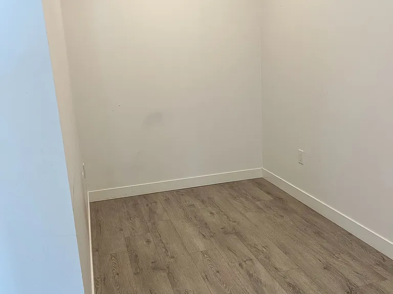 181 King St S #803 — Photo 11