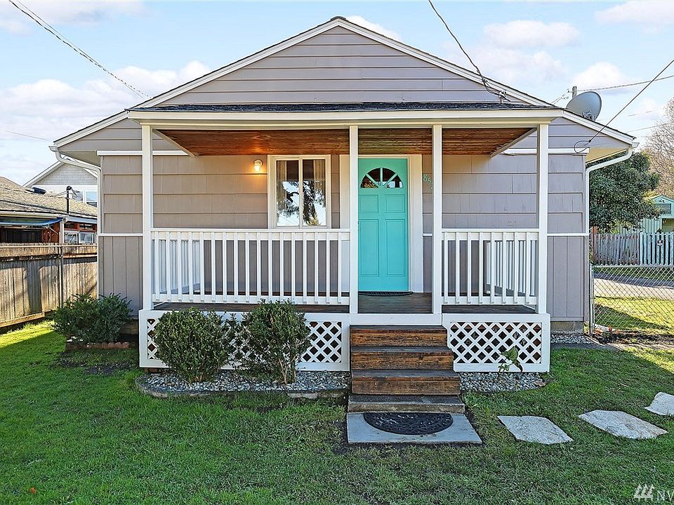 Front Entrance with Covered Porch 