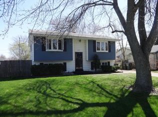 6937 Cliffside Dr, Racine, WI 53402