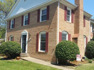 7032 Bradwood Ct, Springfield, VA 22151