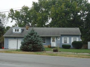 121 S Shores Dr, Decatur, IL 62521