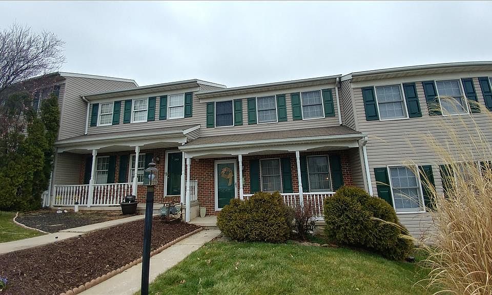 1st image of 2405 Woodmont Dr