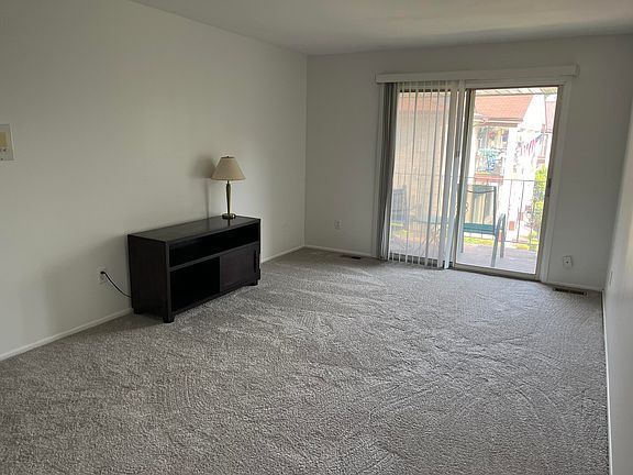 3rd image of 29208 Gloede Dr
