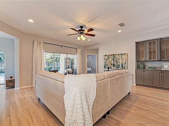 5th image of 4311 Nelson Ave