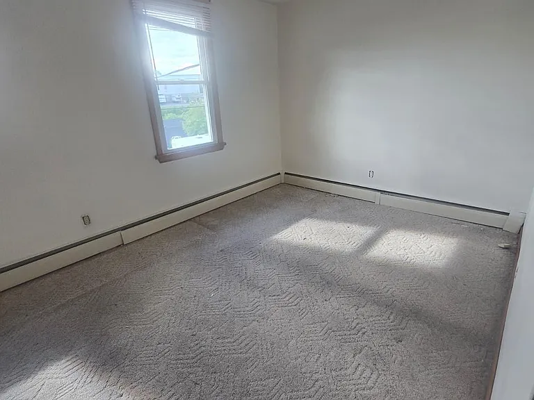 970 Wood St — Photo 5