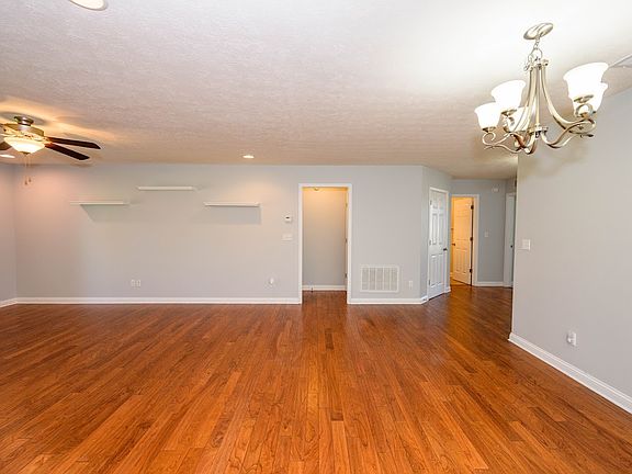 5th image of 194 Applewood Ln