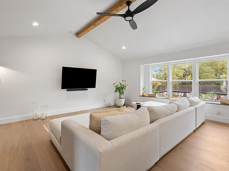 3808 Leafield Dr — Photo 16