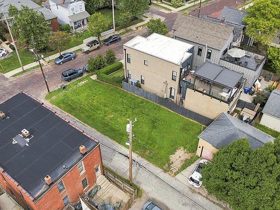 4th image of 243 E 3rd Ave