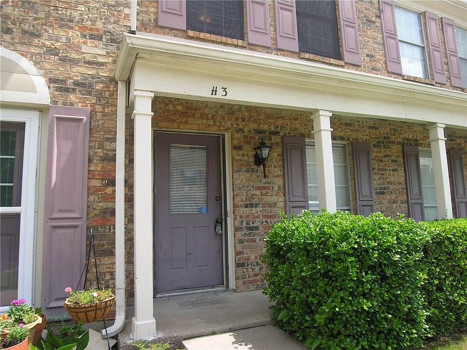 1st image of 629 Carriagehouse Ln APT 3