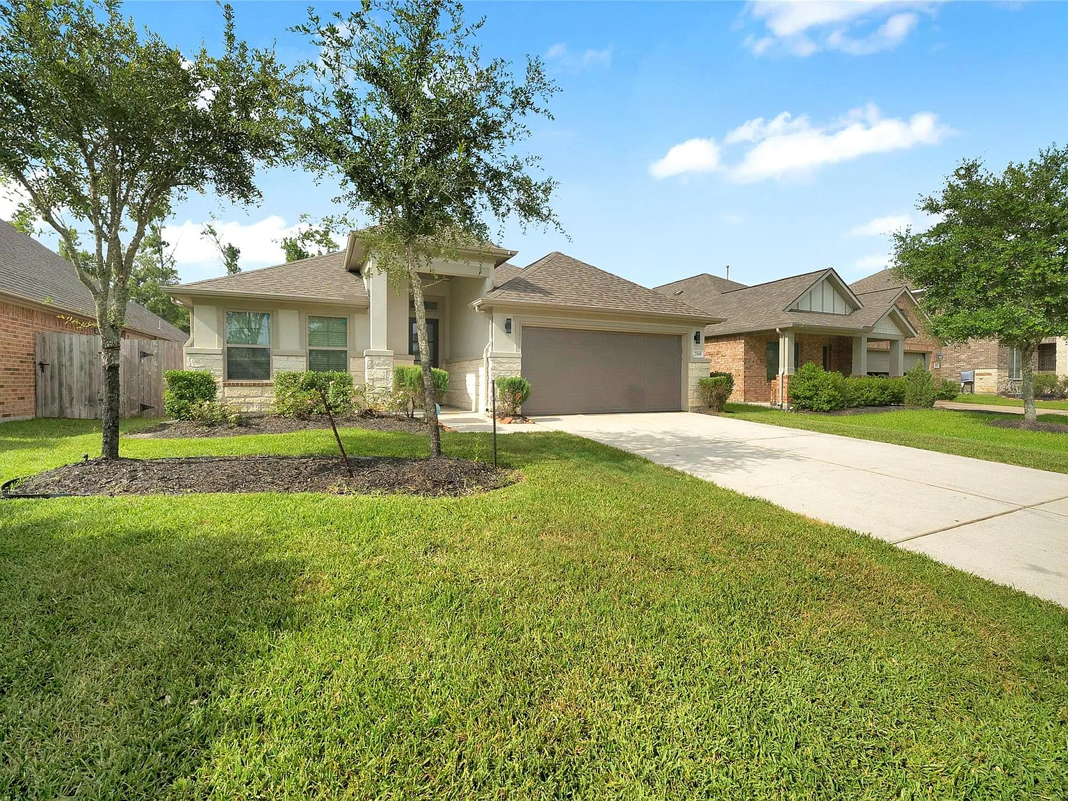 4 bed, 3.0 bath, 2199 sqft, $2,385 — Photo 1