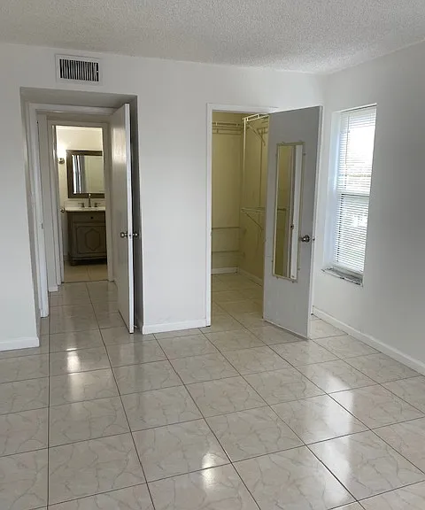 5199 NW 7th St — Photo 16