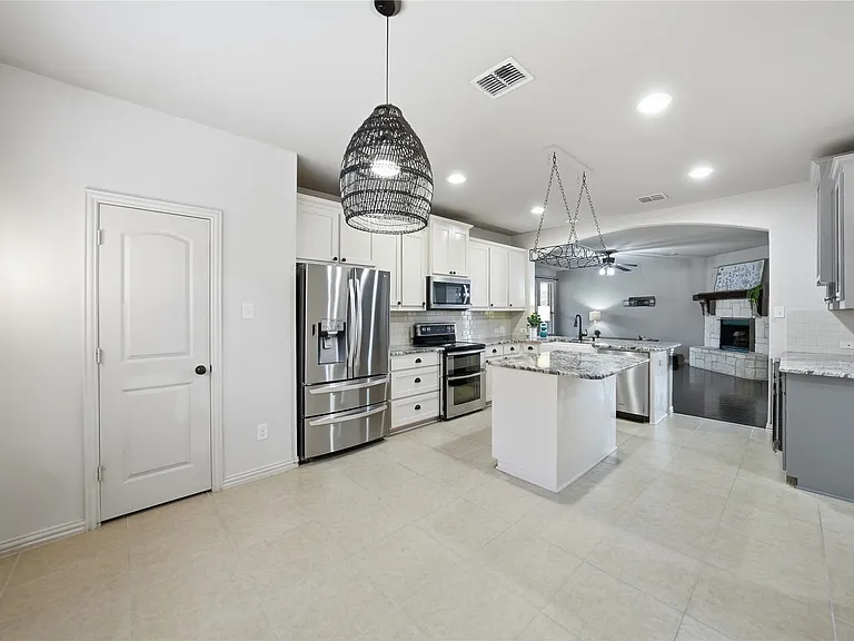 4500 Lakeside Hollow St — Photo 19