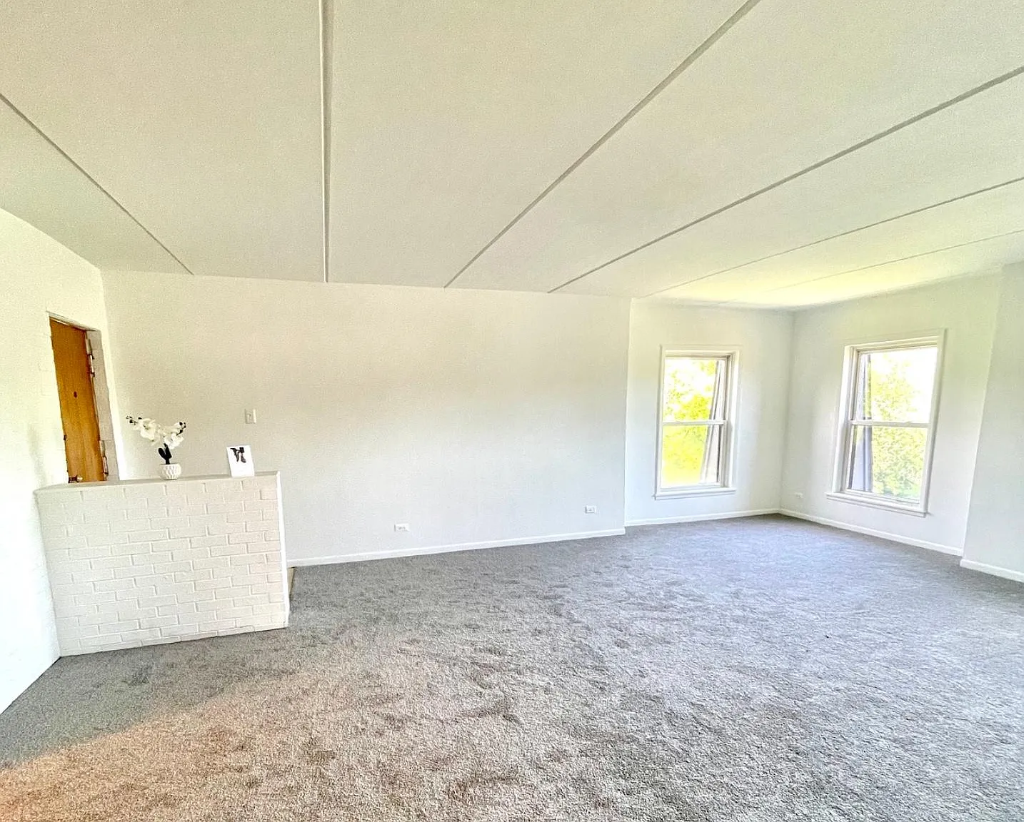 2610 Oakton St — Photo 3