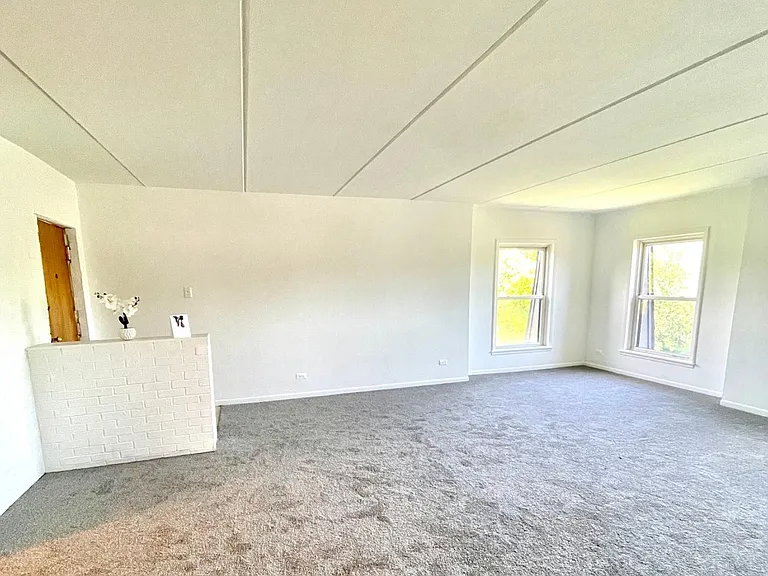 2610 Oakton St #9W — Photo 3