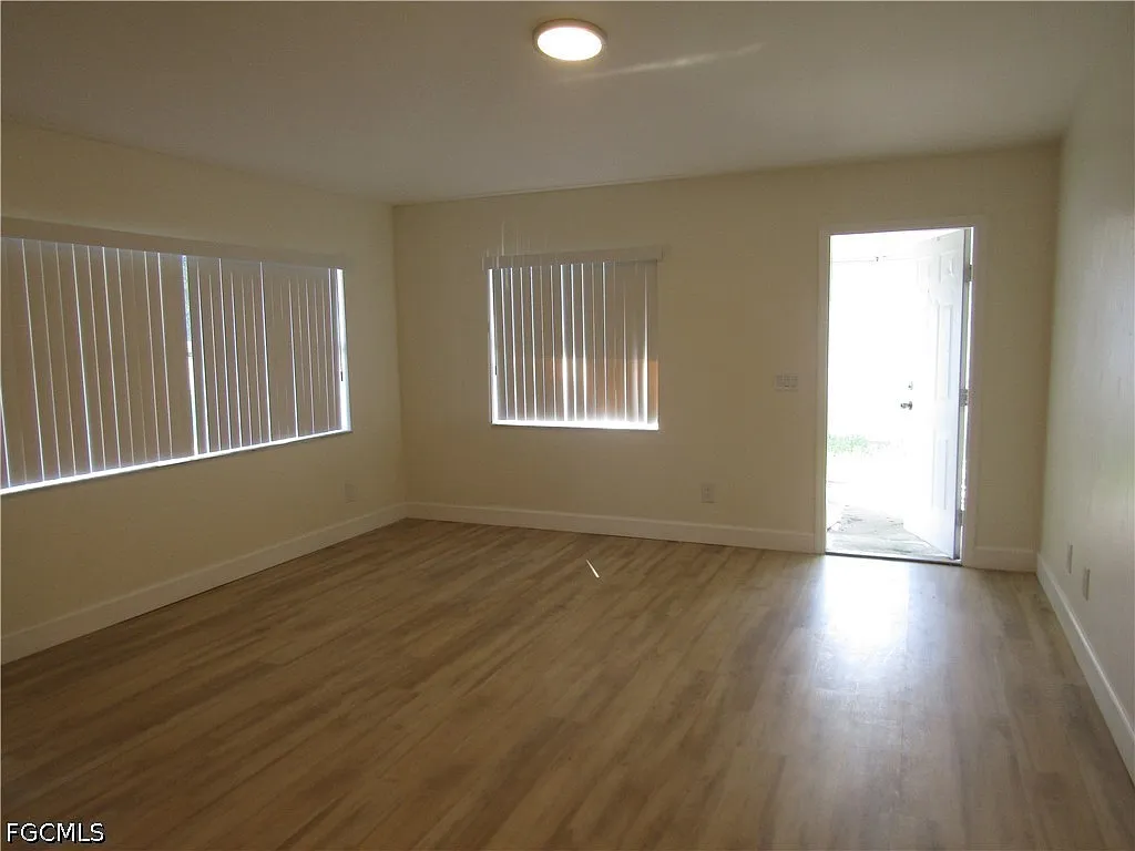 2 bed, 2.0 bath, 1083 sqft, $1,325 — Photo 4