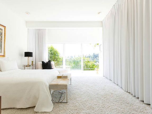 Master Bedroom suite w/Queen Bed, Fine Linens, Blackout Blin