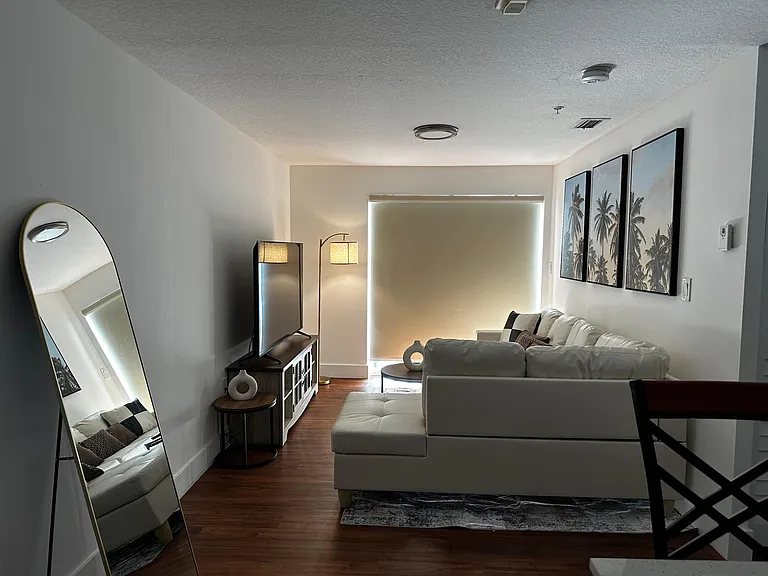 1638 SW 3rd St #202 — Photo 4