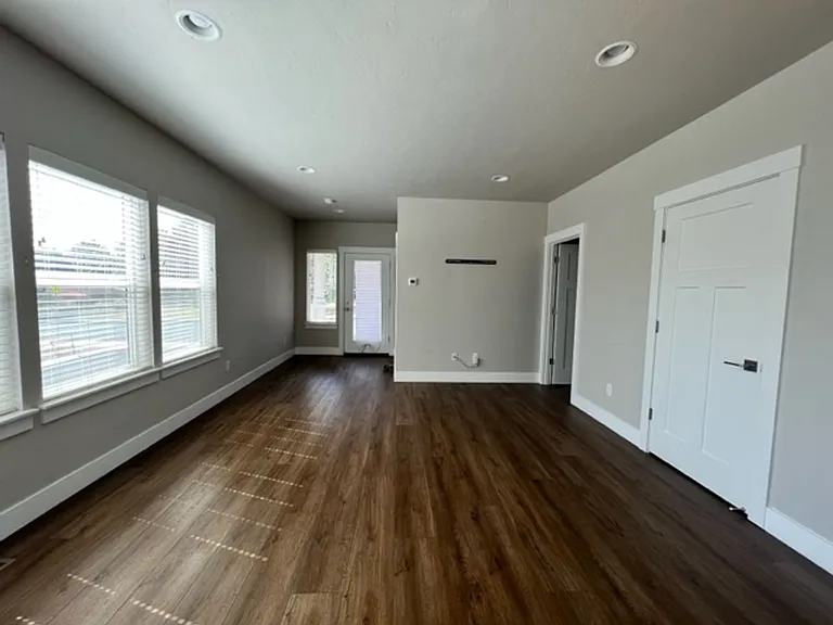 2755 SW Greens Blvd #13 — Photo 6