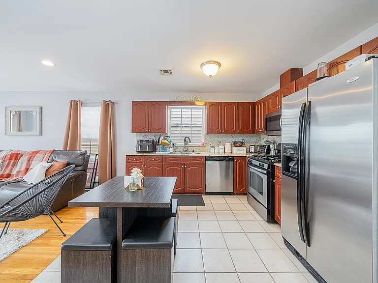 171 Halladay St #2 — Photo 7
