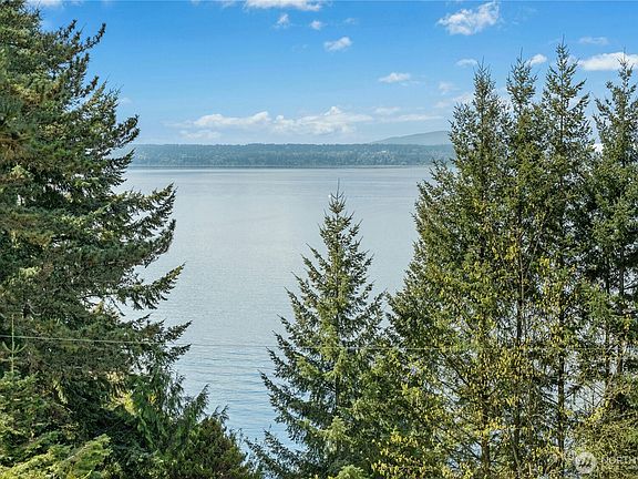 2nd image of 4014 57th Avenue SW