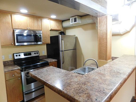 3rd image of 714 High St APT I