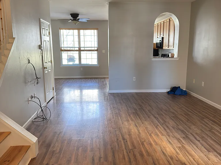 106 Country Ln — Photo 3